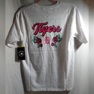 Detroit Tigers Graphic T-Shirt Genuine MLB Size M New With Tags.